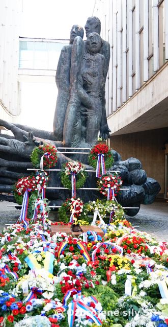 Pocta hrdinom Slovenského národného povstania