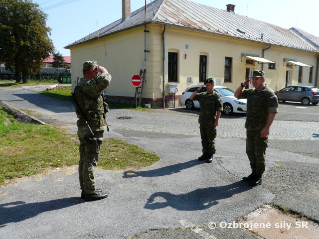 Pracovné rokovanie veliteľa pozemných síl v prápore CSS