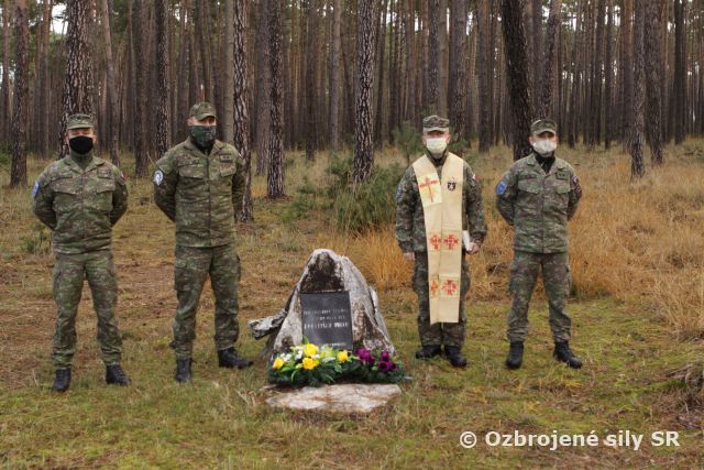 Spomienka na československého pilota podplukovníka Františka Maxu