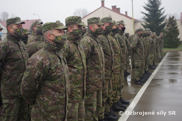 Slávnostná rozlúčka s michalovskými delostrelcami