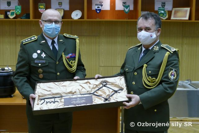 Odovzdanie velenia 2. mechanizovanej brigády plukovníkovi Slavomírovi Verčimákovi