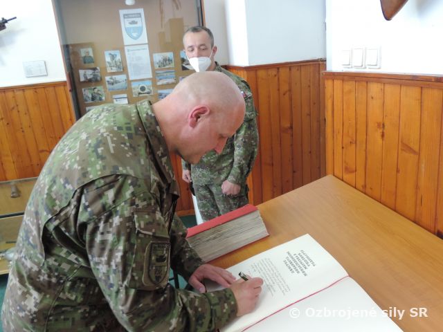 Rozlúčka veliaceho poddôstojníka tankového práporu