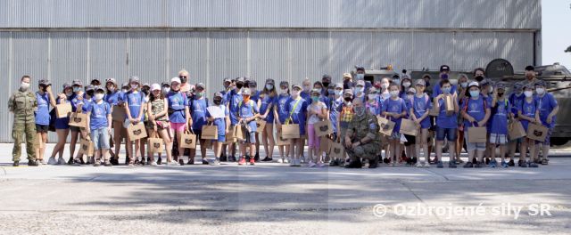 Detská ekonomická univerzita navštívila vojakov v Kuchyni