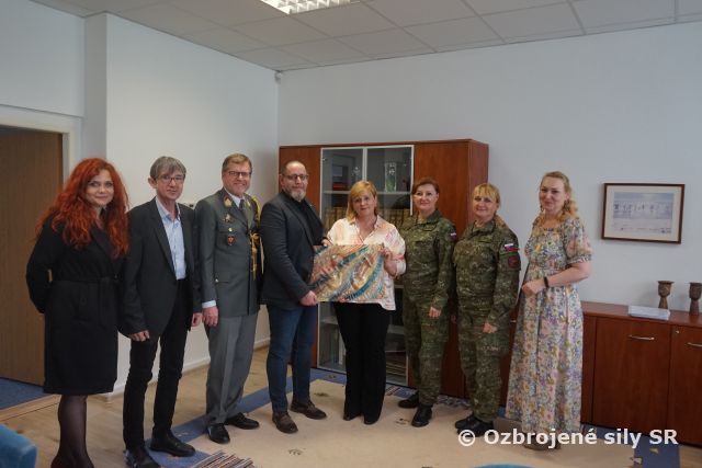 Postavenie žien v slovenskej a rakúskej spoločnosti