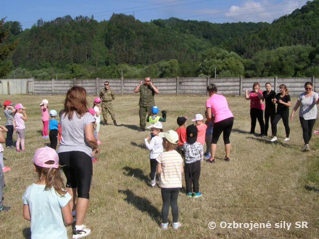 Deň detí v Základni nepotrebného majetku Nemecká