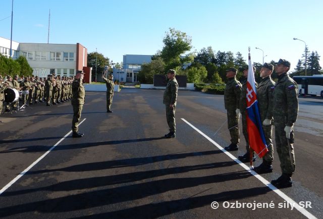 Slávnostný nástup ku dňu OS SR 