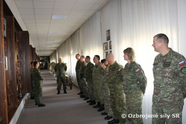 Rozlúčka s profesionálnymi vojakmi