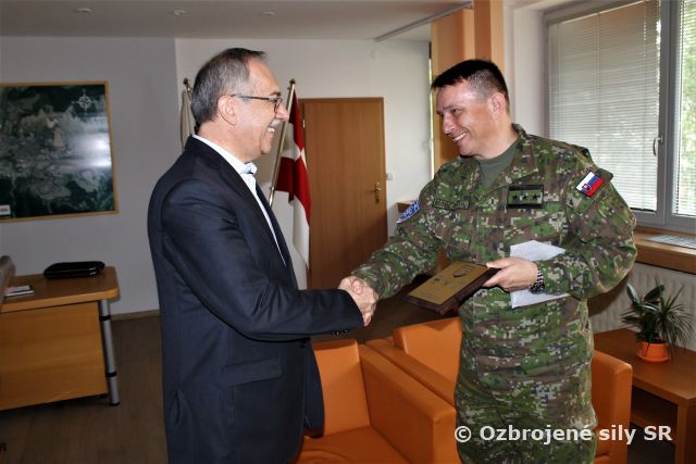 Stretnutie veliteľa 2. brigády vzdušných síl s primátorom mesta Zvolen
