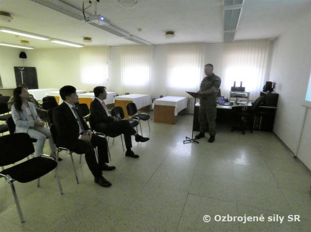 Návšteva kórejskej delegácie v 81. krídle Sliač