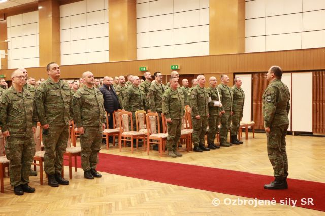 Slávnostný nástup ku Dňu boja za slobodu a demokraciu