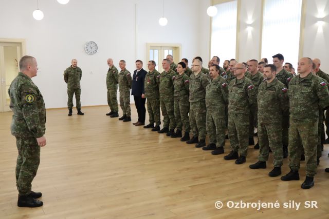 Príslušníci SOV si pripomenuli Deň boja za slobodu a demokraciu