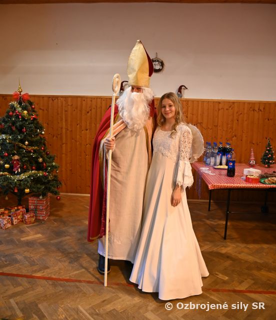 Mikuláš v Dukelských kasárňach