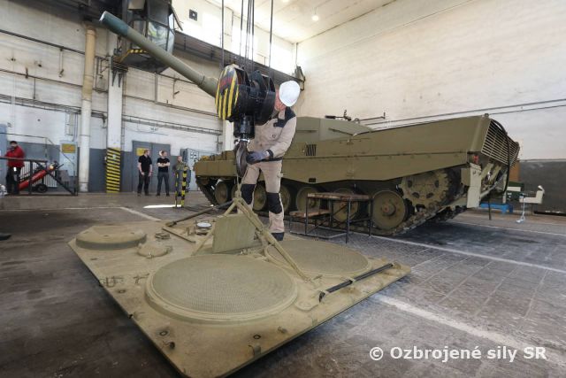 Pohľad pod pancier Leoparda