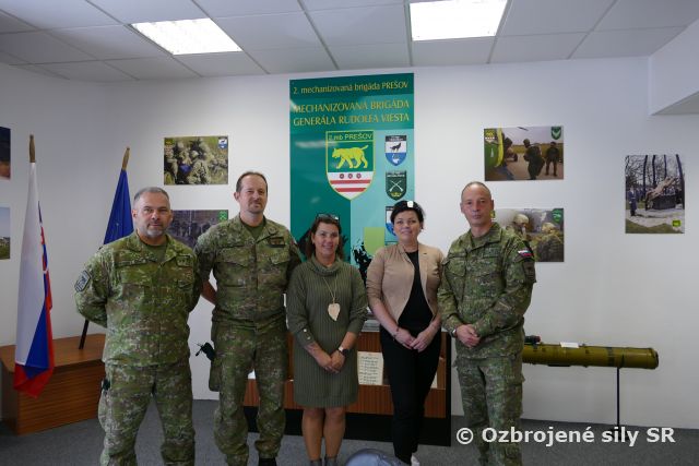 Veliteľstvo 2. mechanizovanej brigády podporilo organizáciu ONKOMAMKY finančnou zbierkou