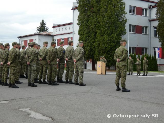 Slávnostný nástup k 80. výročiu víťazstva nad fašizmom