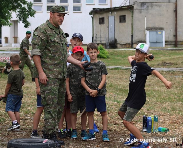 Po útvare sa rozliehal džavot a smiech detí