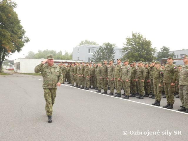 Nástup príslušníkov 81. krídla Sliač k 81. výročiu SNP a k 33. výročiu prijatia Ústavy SR