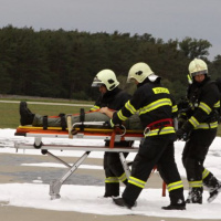 Praktická ukážka zásahu po núdzovom pristátí lietadla 