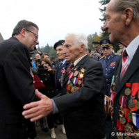 Minister obrany Martin Glváč si pripomenul 70. výročie Karpatsko-duklianskej operácie
