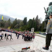 Minister obrany Martin Glváč si pripomenul 70. výročie Karpatsko-duklianskej operácie