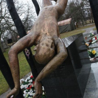 M. Glváč: Aj keď je ťažké vracať sa na miesto tragédie vojenského špeciálu, je našou povinnosťou vzdať úctu jej obetiam