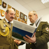 Generálporučík Peter Gajdoš privítal nového pridelenca obrany Rumunska na Slovensku