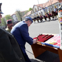 Jazdci 2. jazdeckého pluku SIBÍRSKY sa pýšia vlastnou zástavou