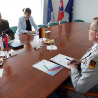 Stretnutie generálmajora Macka s pridelencom obrany SRN na generálnom štábe