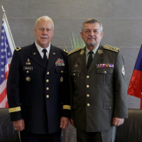 Náčelník generálneho štábu generálporučík Maxim privítal veliteľa Národnej Gardy Indiany generálmajora Umbargera