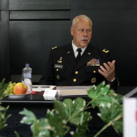 Náčelník generálneho štábu generálporučík Maxim privítal veliteľa Národnej Gardy Indiany generálmajora Umbargera