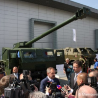 M. Glváč: Húfnica EVA je ďalší krôčik k oživeniu nášho zbrojárskeho priemyslu