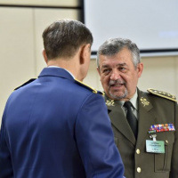 Generálporučík Milan Maxim na rokovaní Vojenského výboru NATO