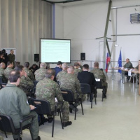 Stíhačky MiG-29 donútili pristáť na letisku v Kuchyni lietadlo, ktoré narušilo náš vzdušný priestor