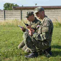 Výcvik budúcich „modrých baretov“ naberá na obrátkach