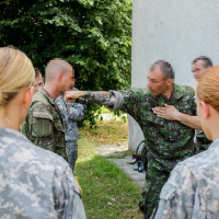 05 Americkí kadeti navštívili 5. pluk špeciálneho určenia 