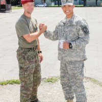 06 Americkí kadeti navštívili 5. pluk špeciálneho určenia 