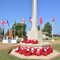 Modré barety si pripomenuli „Deň červených makov“