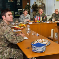 03 Žilinský 5. pluk navštívil šéf amerických špeciálov dislokovaných v Európe