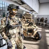 09 Veliteľ 5. pluku špeciálneho určenia na sympóziu o Hybridnej vojne