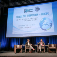 13 Veliteľ 5. pluku špeciálneho určenia na sympóziu o Hybridnej vojne