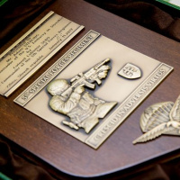 14 Veľvyslanec Adam Sterling: 