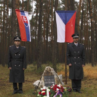 Pietna spomienka na pilota v dk Kuchyňa