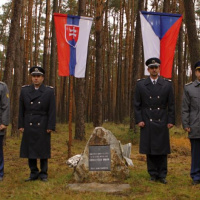 Pietna spomienka na pilota v dk Kuchyňa