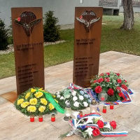 03 Spomienka na priateľov v zbrani