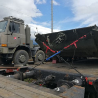 Nakládka techniky na vlak v Martine