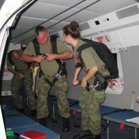 Praktický nácvik núdzového opustenia lietadla