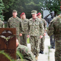 02 5. pluk navštívil šéf NSHQ