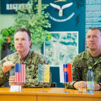 13 5. pluk navštívil šéf NSHQ