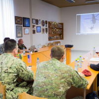 14 5. pluk navštívil šéf NSHQ