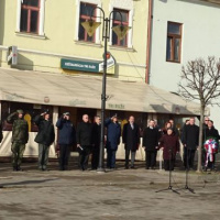 Pietny akt kladenia vencov pri príležitosti 75. výročia oslobodenia mesta Rožňava.